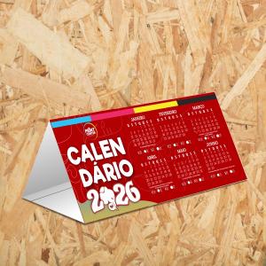 Calendário de Mesa - Prisma Cartão Triplex 250gr 21,0 x 9,5cm 4X0 - Colorido Frente Sem Revestimento Vinco - Corte Reto Base com fita dupla face para colagem